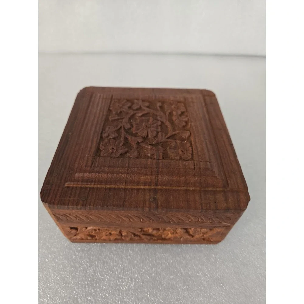 Hand Carved Wooden Jewelry Trinket Box Vintage 4.5